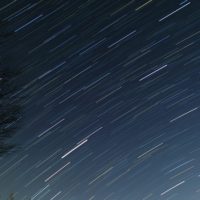 東の空の星の軌跡（冬）