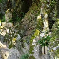 鍾乳洞前のお地蔵さん