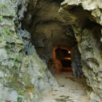 奥へと続く洞窟