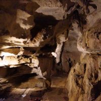 鍾乳洞の中の空間