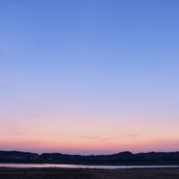 日の出前の天竜川河川敷
